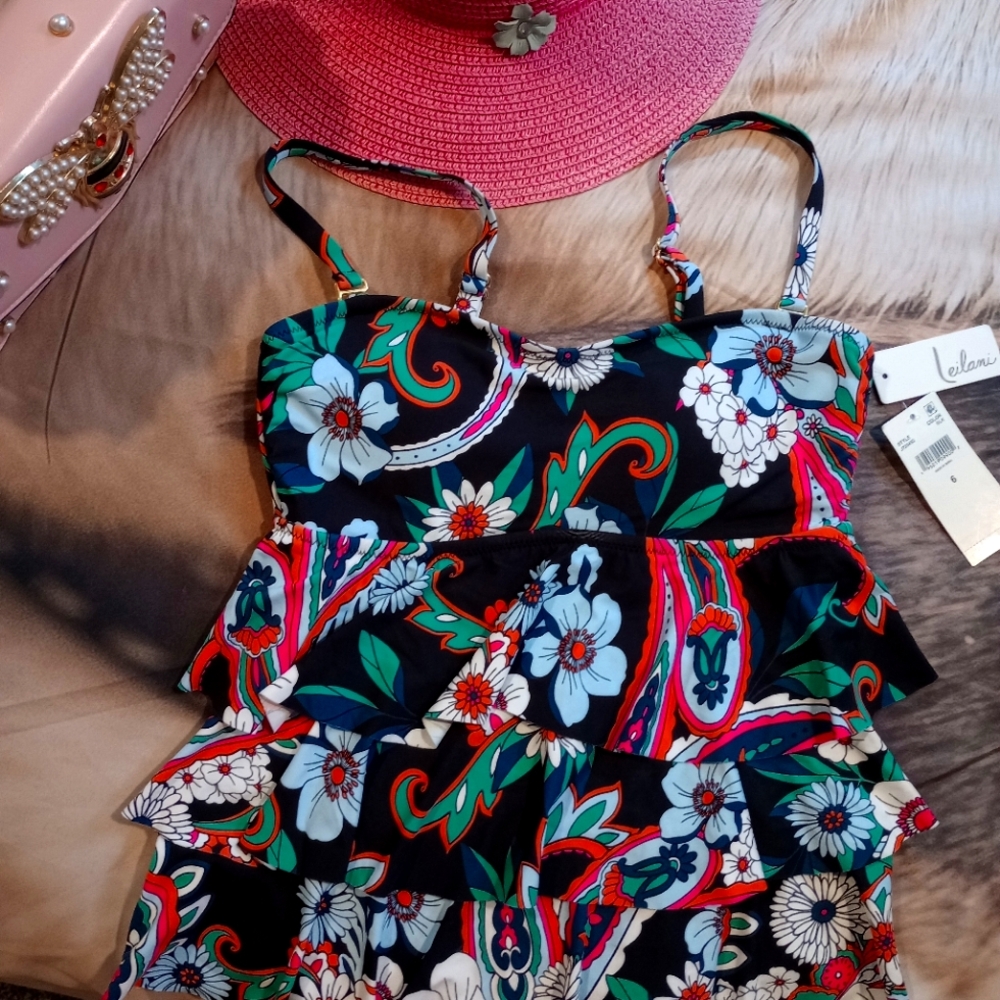NWT Leilani swimsuit top - Picture 2 of 5